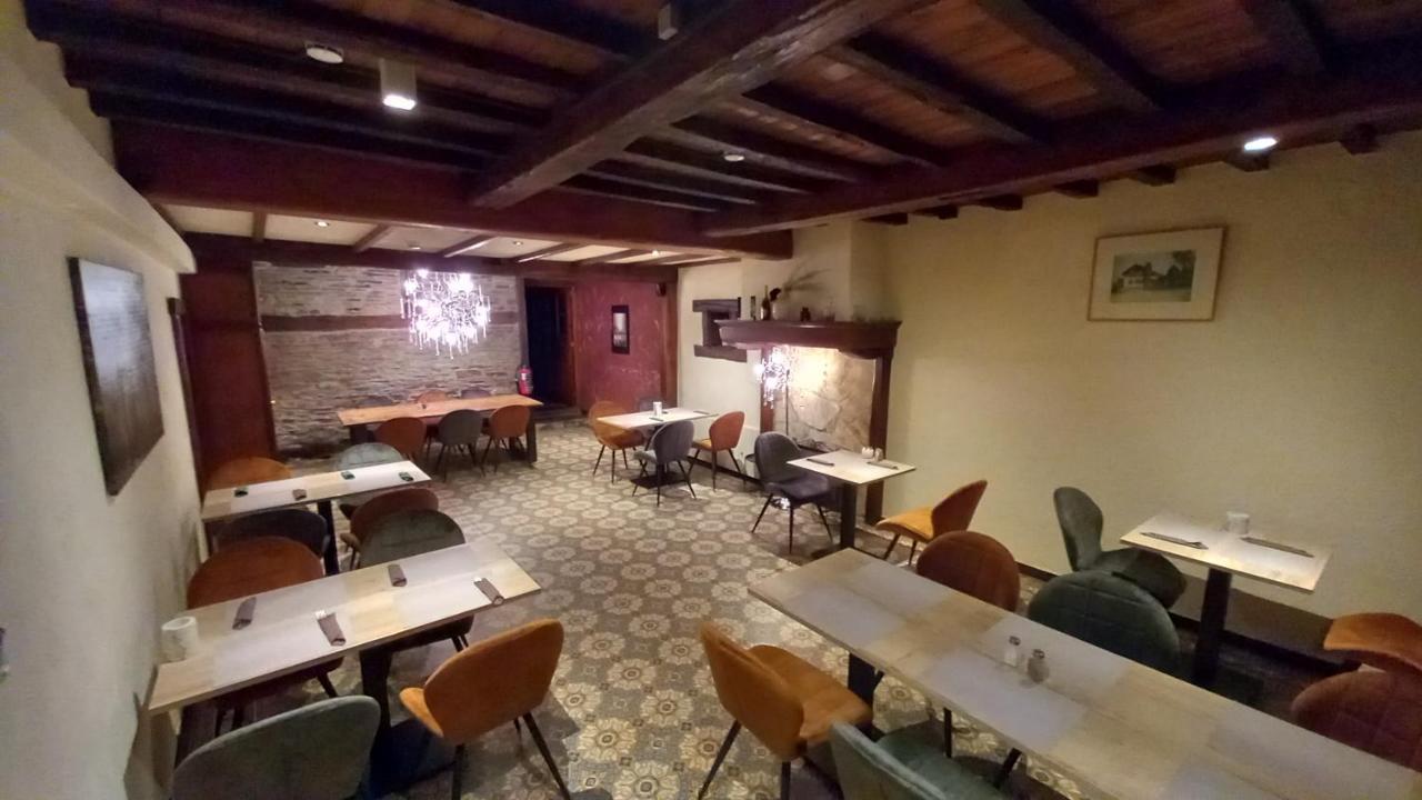اله Hotel Au Central المظهر الخارجي الصورة
