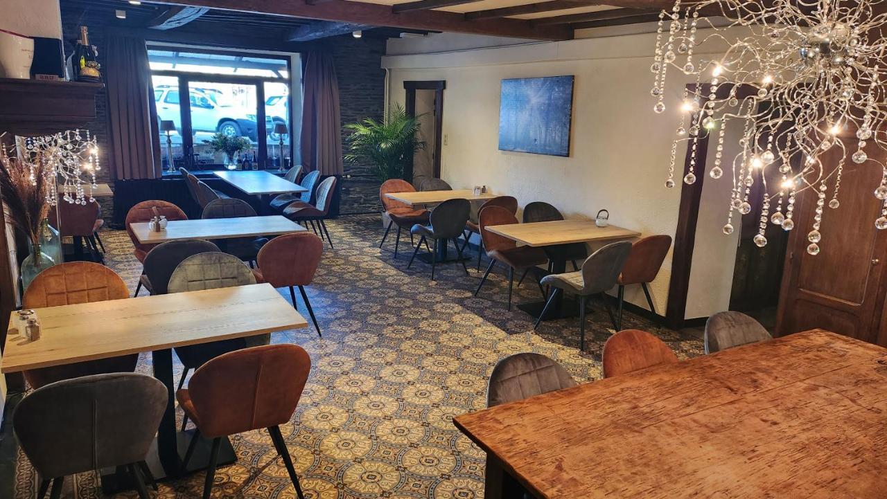 اله Hotel Au Central المظهر الخارجي الصورة